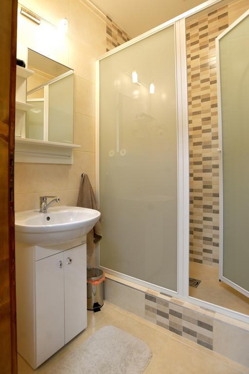 Corner Apartman Eger Szoba fotó